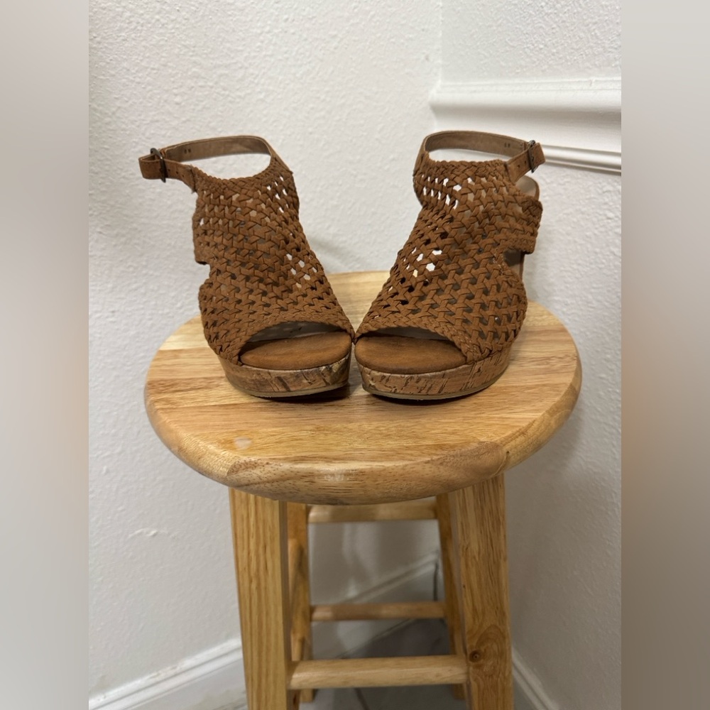 Mudd Brown Woven Wedges